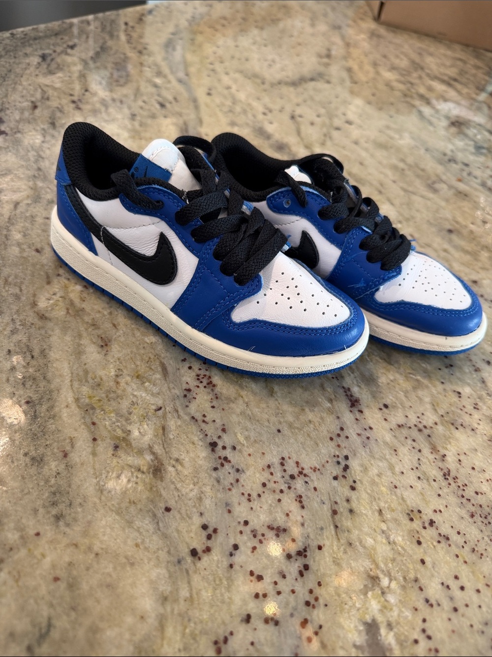 Nike Kids Royal Blue, White & Black Low-Top Sneakers